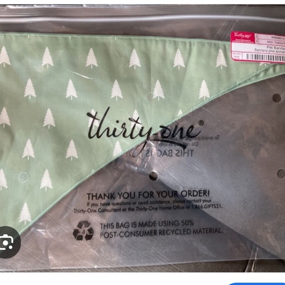 Thirty-One Green and White Festive Forest Tree Print Pet Bandana XS/S - Picture 3 of 3